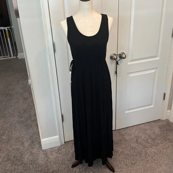 adrienne vittadini black dress Mid-length dress
